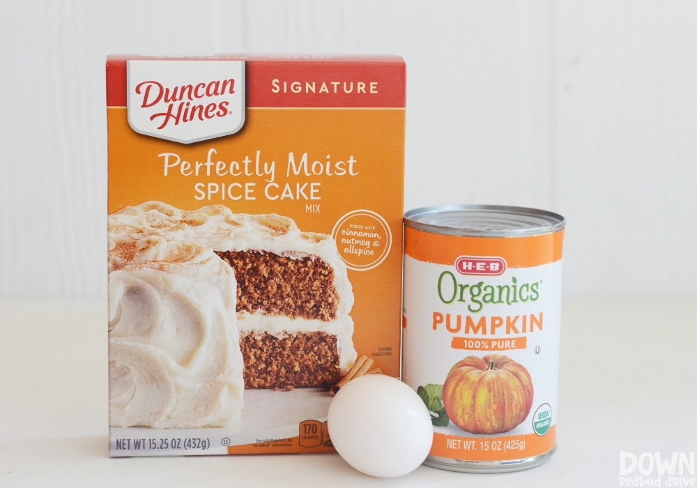 The ingredients for the 3 Ingredient Pumpkin Muffins.