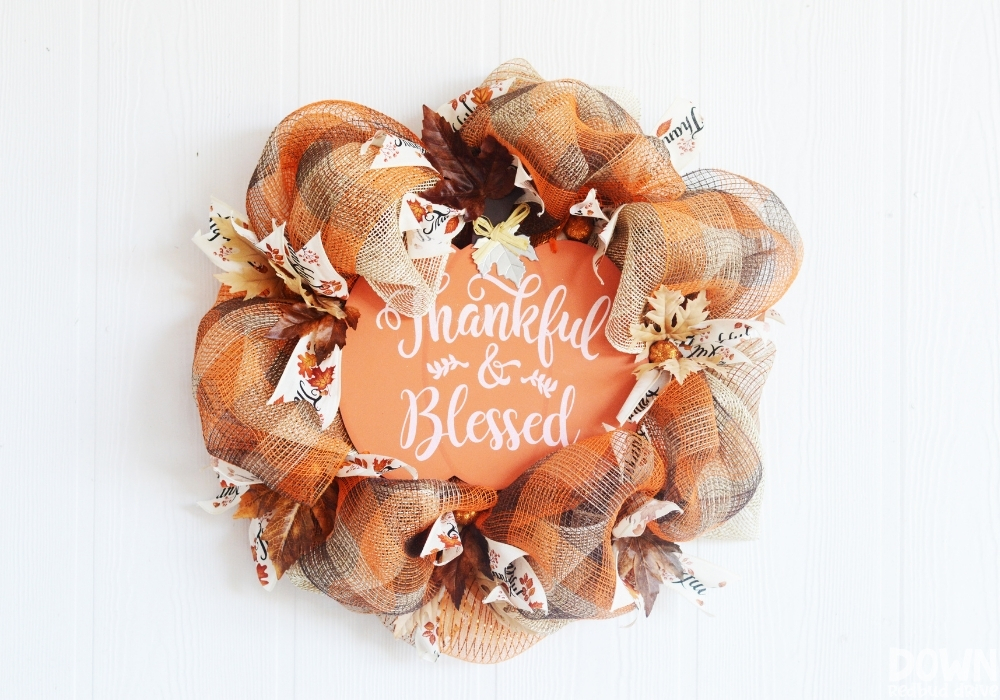 The finished DIY Thanksgiving Mesh Wreath.