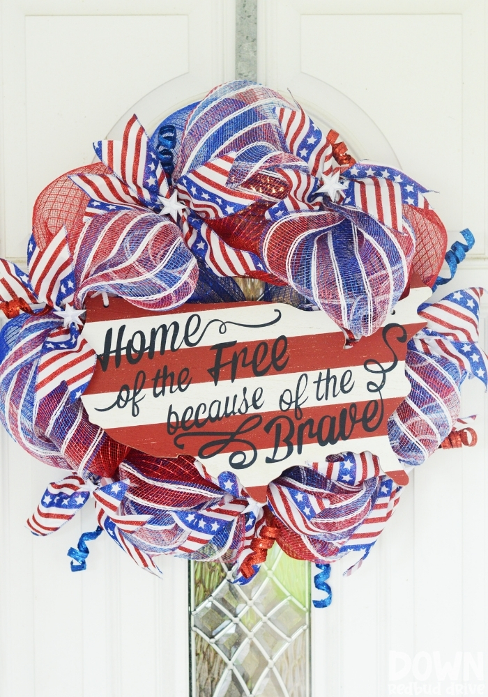 Patriotic Deco Mesh Wreath tall image.