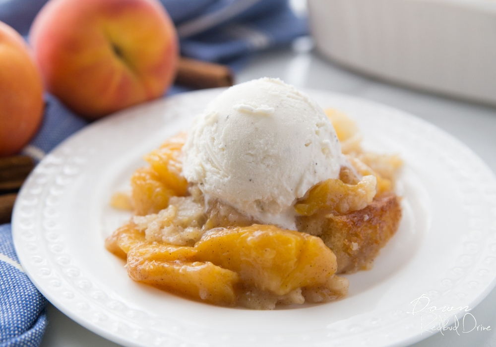 easy dump peach cobbler