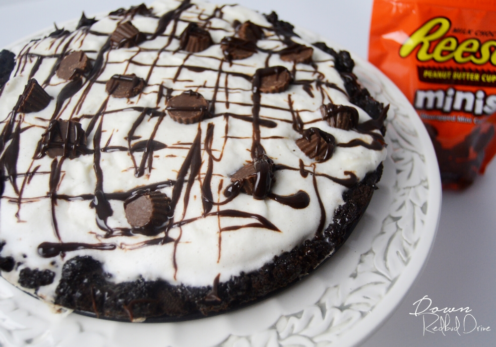 Copycat Dairy Queen Reese's Treatzza Pizza